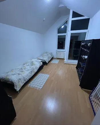 Airport Apartment *